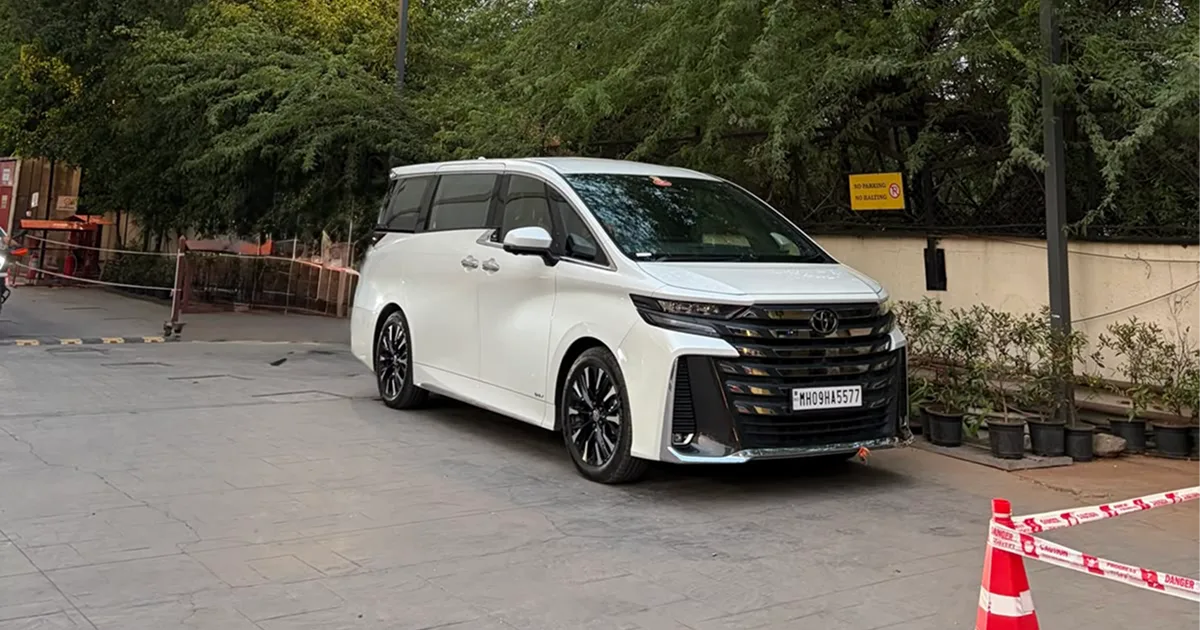 Toyota Vellfire for hire in Bangalore for luxury outstation travel